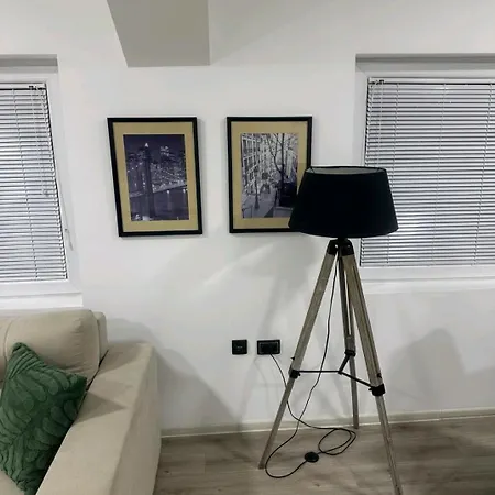 דירה Centar-moderan Dvosoban Stan U Centru