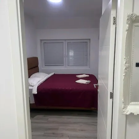 Centar-moderan Dvosoban Stan U Centru דירה Citluk