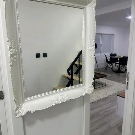 Centar-moderan Dvosoban Stan U Centru דירה