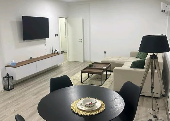 Centar-moderan Dvosoban Stan U Centru